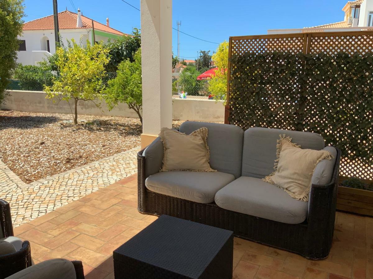 Guest House Alfarrobeiras Albufeira Esterno foto