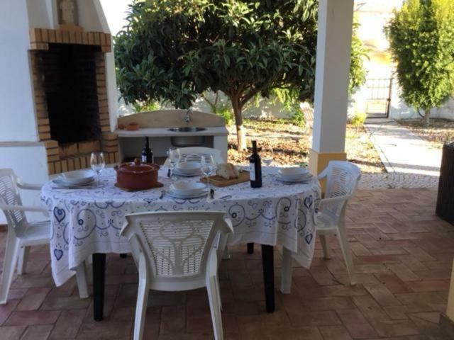 Guest House Alfarrobeiras Albufeira Esterno foto