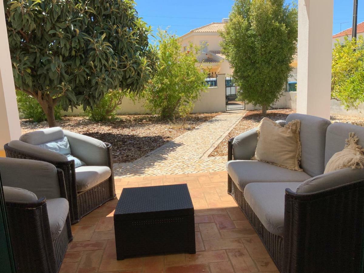 Guest House Alfarrobeiras Albufeira Esterno foto