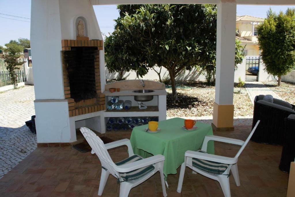 Guest House Alfarrobeiras Albufeira Esterno foto